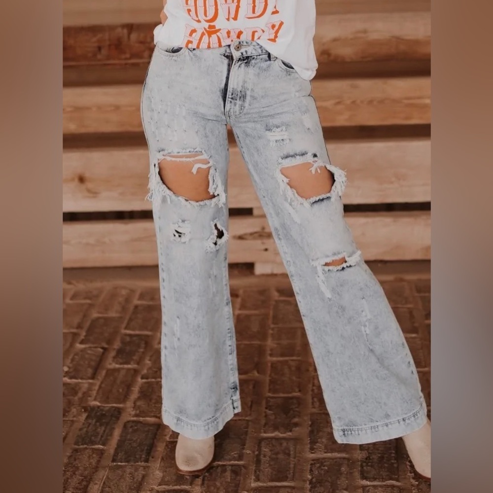 Litz by Uniq distressed flare light denim jeans acid wash worn once size 3 26